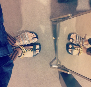 Swathi Reddy feet photo 19