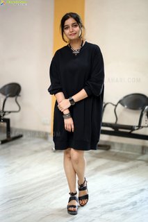 Swathi Reddy feet photo 1