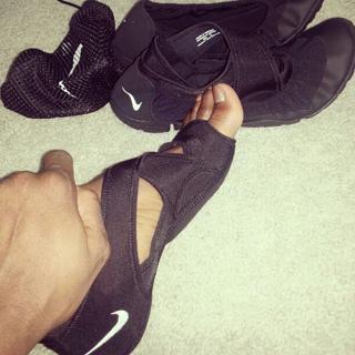 Swin Cash feet photo 1