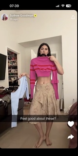 Sydnee Goodman feet photo thumbnail