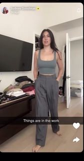 Sydnee Goodman feet photo thumbnail