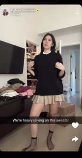 Sydnee Goodman feet photo thumbnail