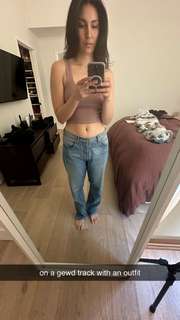 Sydnee Goodman feet photo thumbnail