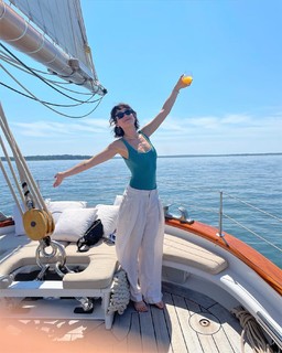 Sydney Chandler feet photo thumbnail