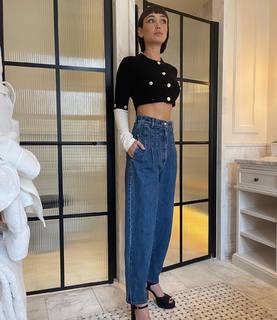 Sydney Chandler feet photo thumbnail