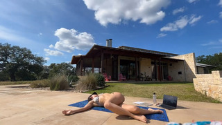 Sydney Chandler feet photo thumbnail