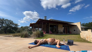 Sydney Chandler feet photo thumbnail