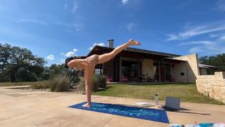 Sydney Chandler feet photo thumbnail