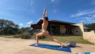 Sydney Chandler feet photo thumbnail