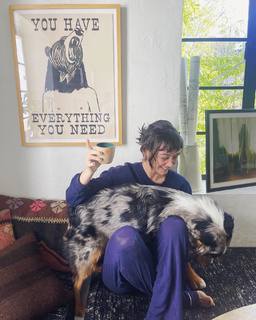 Sydney Chandler feet photo thumbnail