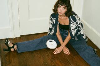 Sydney Chandler feet photo thumbnail