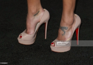 Sydney Leroux feet photo 8