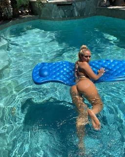 Sydney Maler feet photo 7