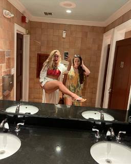 Sydney Maler feet photo 6