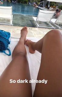 Sydney Park feet photo thumbnail