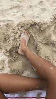 Sydney Park feet photo thumbnail