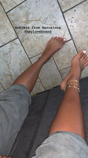Sydney Park feet photo thumbnail