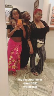 Sydney Park feet photo thumbnail