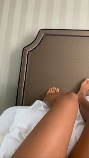 Sydney Park feet photo thumbnail