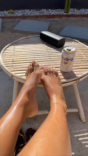 Sydney Park feet photo thumbnail