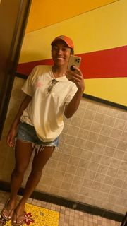 Sydney Park feet photo thumbnail