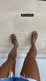Sydney Park feet photo thumbnail