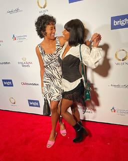 Sydney Park feet photo thumbnail