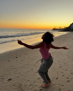 Sydney Park feet photo thumbnail