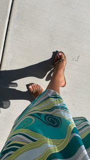 Sydney Park feet photo thumbnail