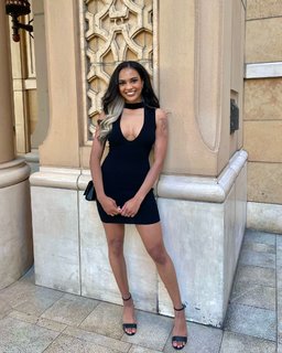 Sydney Parker feet photo thumbnail