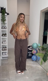 Sydney Parker feet photo thumbnail
