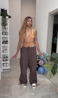 Sydney Parker feet photo thumbnail