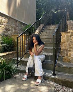 Sydney Parker feet photo thumbnail