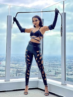Sydney Parker feet photo thumbnail