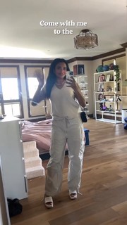 Sydney Parker feet photo thumbnail