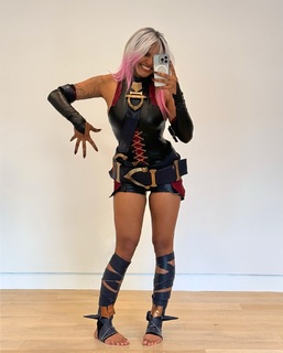 Sydney Parker feet photo thumbnail