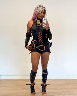 Sydney Parker feet photo thumbnail