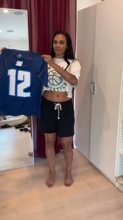 Sydney Parker feet photo thumbnail