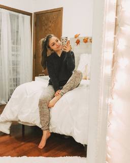 Sydney Serena feet photo 9