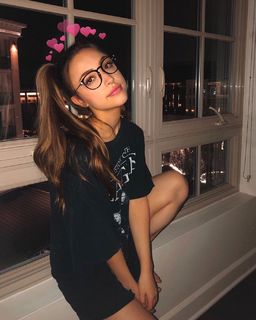 Sydney Serena feet photo 16
