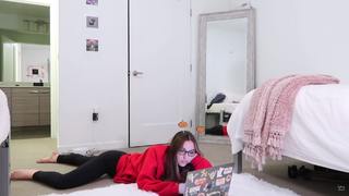 Sydney Serena feet photo 11