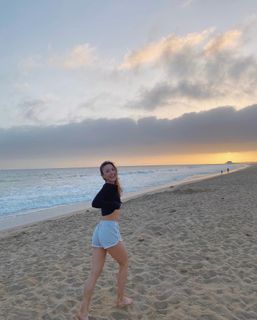 Sydney Serena feet photo 11