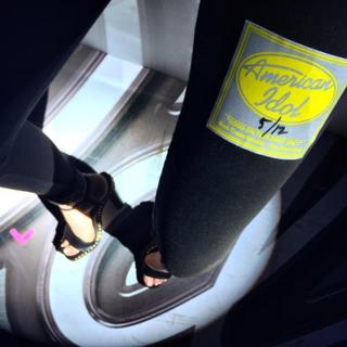 Sydney Sierota feet photo thumbnail