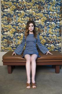 Sydney Sierota feet photo thumbnail