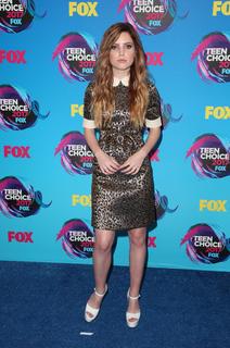 Sydney Sierota feet photo thumbnail