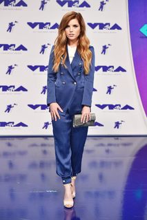 Sydney Sierota feet photo thumbnail