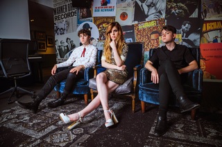 Sydney Sierota feet photo thumbnail