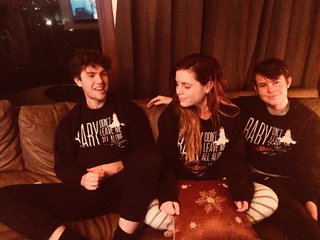 Sydney Sierota feet photo thumbnail