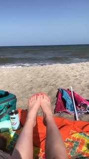 Sydney Sierota feet photo thumbnail