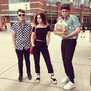 Sydney Sierota feet photo thumbnail